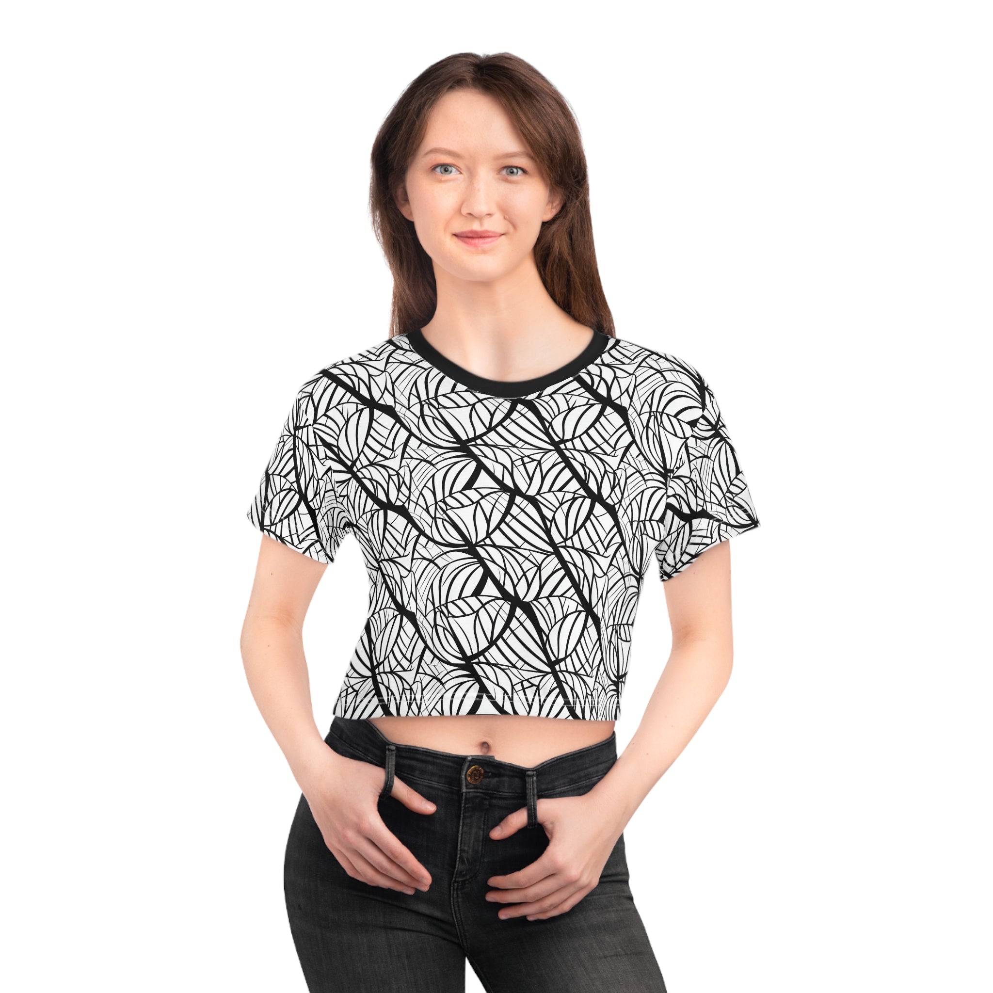 Black & White Leaf Pattern Crop Tee – All-Over Botanical Graphic